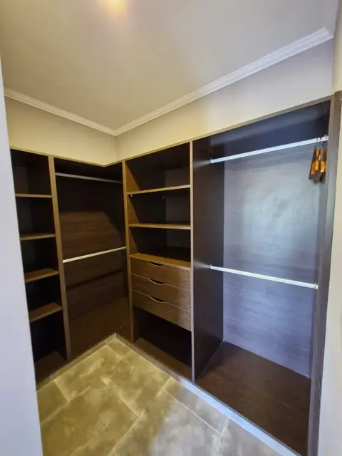 Vestidor del Duplex 6